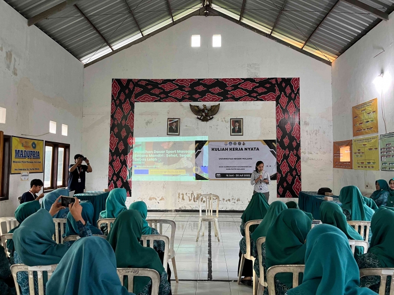 Penyampaian Materi Sport Massage oleh Pemateri