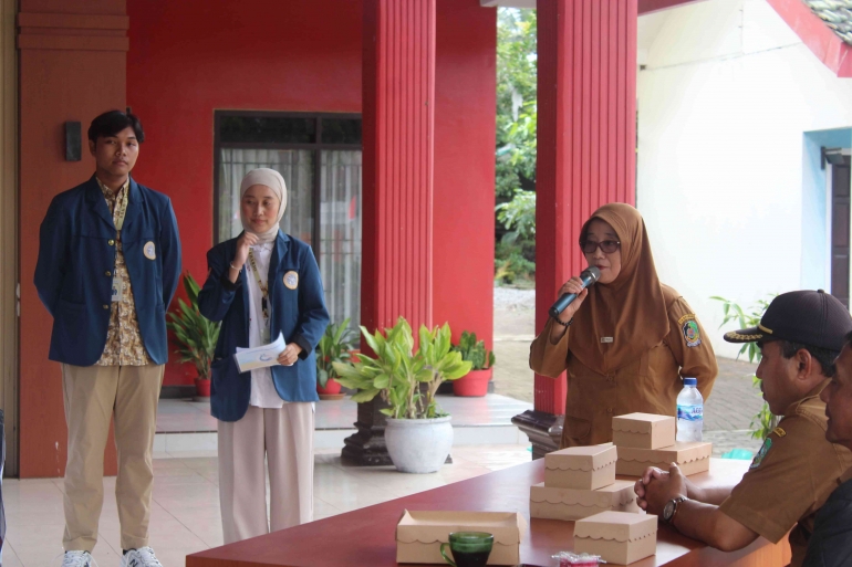 Sambutan ibu Hj. Tineke Eka Wayan selaku Kepala Desa Kajarharjo
