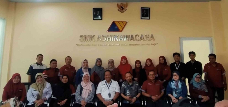Sebagian Peserta Pertemuan Rutin Forum Larasdikdudi Jatim yang Mengikuti Giat Workshop di SMK Adhikawacan Surabaya. (Foto : Istimewa/Humas Larasdikdudi Jatim)Â