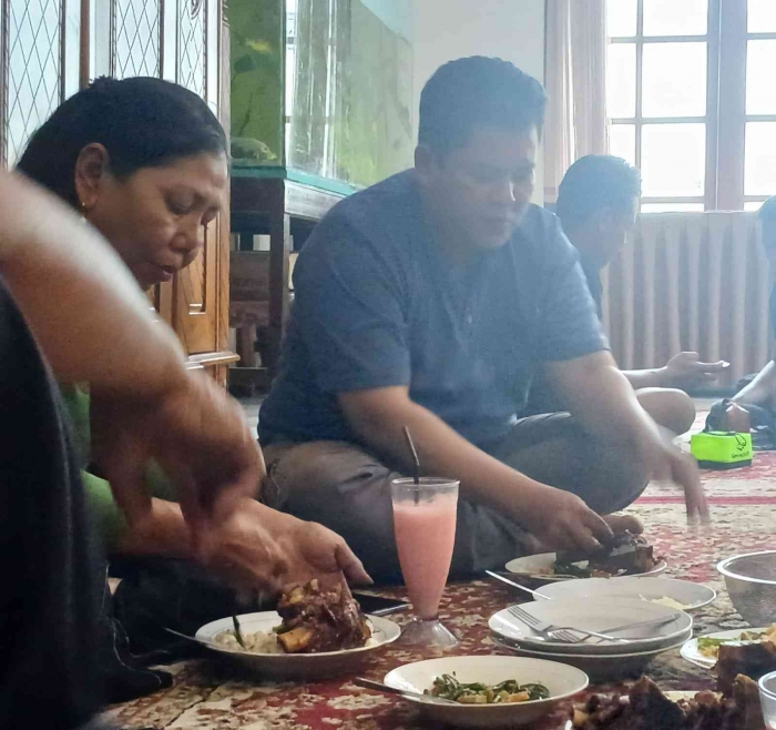 Cooling Down Mampir Rujak Nyampleng Saat Kena Mental(dokumentasi pribadi|Isti Yogiswandani)