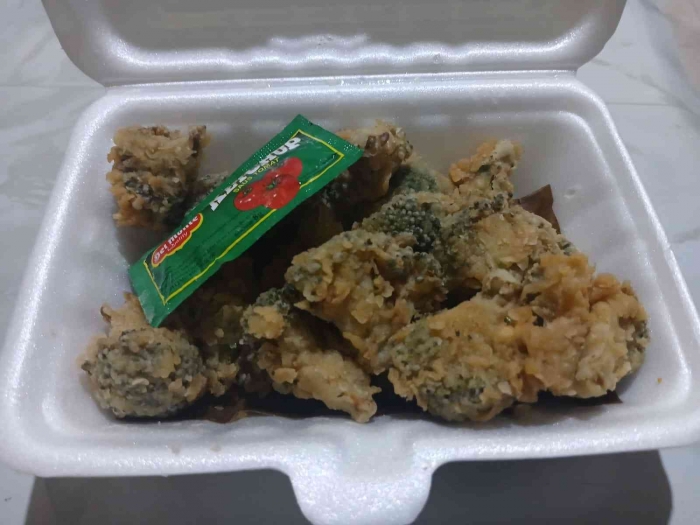 Brokoli goreng tepung (dokumentasi pribadi| Isti Yogiswandani)