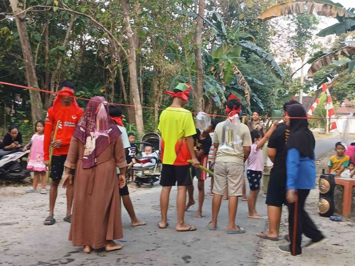 Lomba pecah air (Dokumentasi pribadi|Isti Yogiswandani)