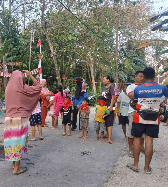 Lomba pecah air saat Agustusan 2025(Dokumentasi pribadi|Isti Yogiswandani)