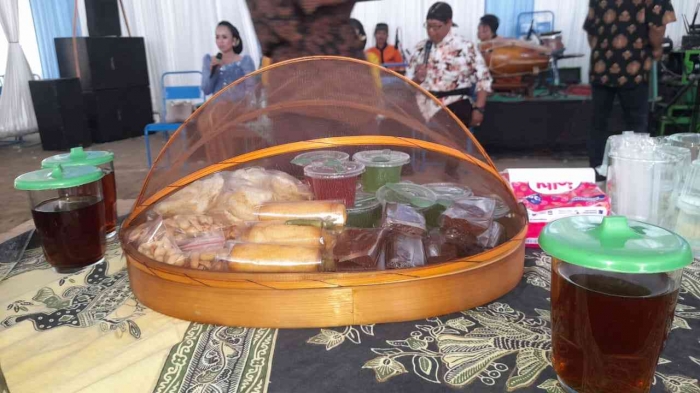 Hidangan di atas meja (dokpri)