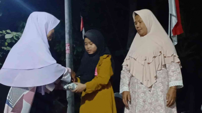 Pemenang lomba pecah air (Dokumentasi pribadi|Isti Yogiswandani)