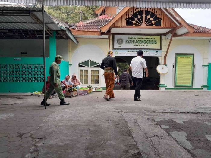 Jalan menuju Alun-Alun tema penyebaran kue apem (dokpri)