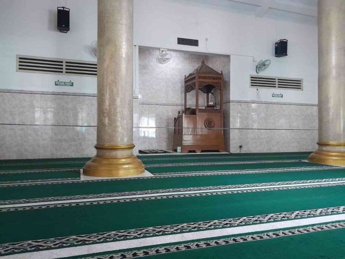 Kondisi di dalam masjid Gede (dokpri)