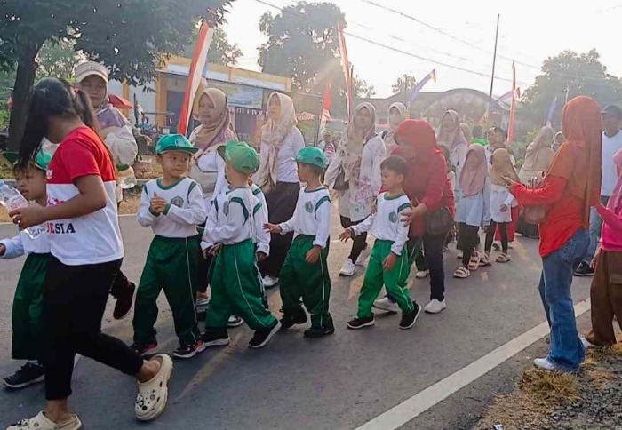 MI plus Bahrul Ulum,RA, PAUD Ikut Berpartisipasi dalam Jalan Santai(Dokumentasi pribadi: Isti Yogiswandani)