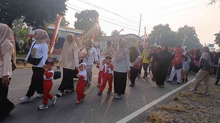 Ratusan Warga Dusun Buluh Turun ke Jalan: Ada Apa?(Dokumentasi pribadi: Isti Yogiswandani)