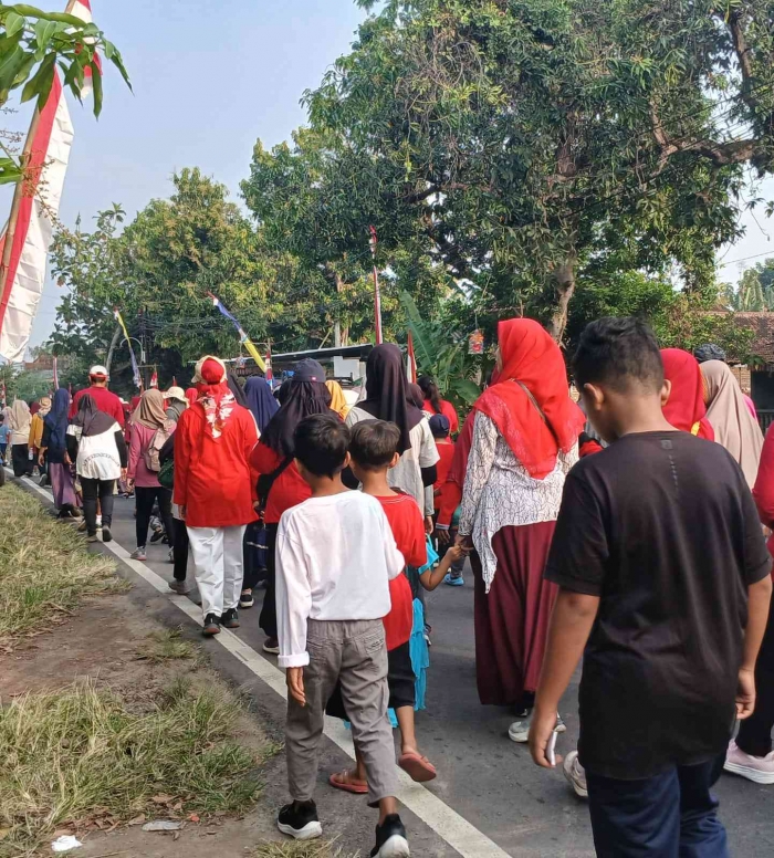 Ratusan Warga Dusun Buluh Turun ke Jalan: Ada Apa?(Dokumentasi pribadi: Isti Yogiswandani)