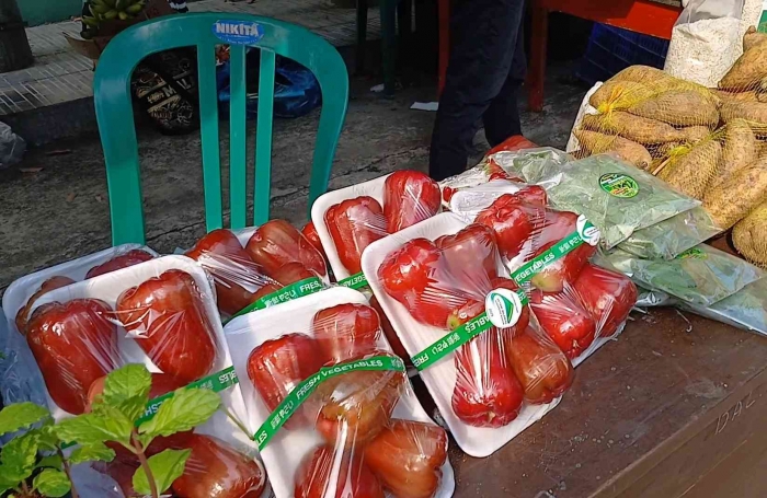 Pasar Trikora menampung hasil Budidaya warga(Dokumentasi pribadi: Isti Yogiswandani)