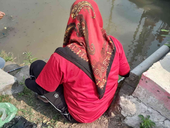 Adik Tarti ikut lomba memancing ikan (dokpri)
