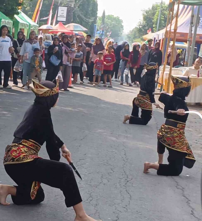 Penampilan para pendekar putri