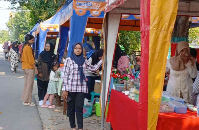 Pasar Trikora Ahad Pon: Mewujudkan Kabupaten Madiun Bersahaja(dokumentasi pribadi: Isti Yogiswandani)