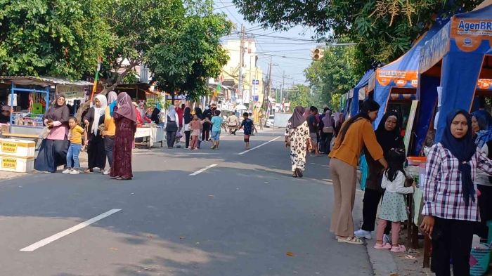 Pasar Trikora Ahad Pon: Mewujudkan Kabupaten Madiun Bersahaja(dokumentasi pribadi: Isti Yogiswandani)