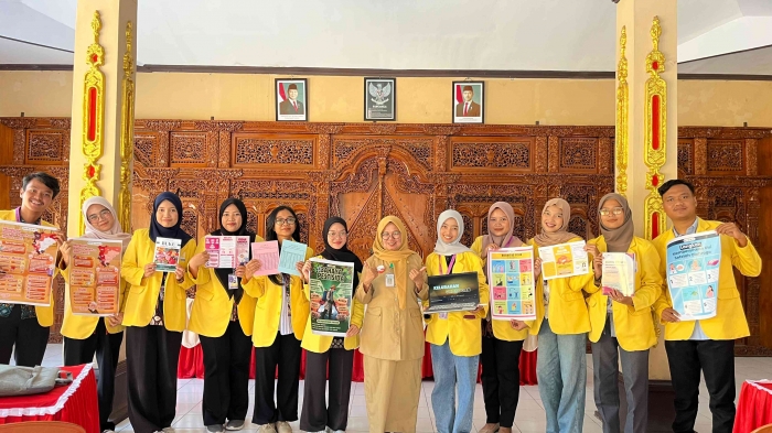 Dokumentasi Penyerahan Karya Kepada Kelurahan Grobogan