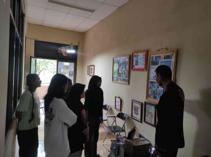 (Sumber pribadi) Ruang tamu kreatif dari CAP, Jurusan Fisika, Unpatti.