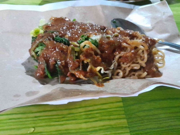 Makanan Pecel Bakmi @Rp 7.000 (dokpri)