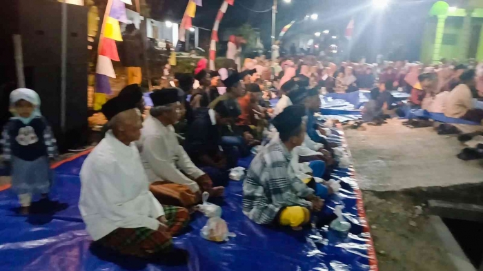 Safari Maulid di RT 11: Dari Khusyuk Sampai Mengantuk Tetap Khidmat(Dokumentasi pribadi: Isti Yogiswandani)