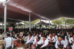Antusiasme mahasiswa baru dalam PBAK UIN Siber Syekh Nurjati Cirebon (Foto dari naoqy.id)