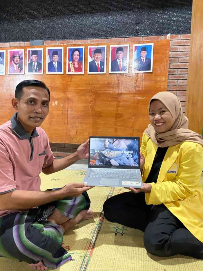 Foto Penyerahan Video UMKM Sumber: Dokumentasi Penulis