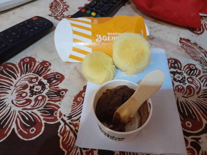 Es krim dan bakpia (dokpri)