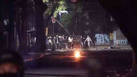 Situasi saat kepolisian bersama TNI melakukan patroli di kawasan Tamansari, Kota Bandung, Jawa Barat, Senin (1/9). ANTARA/HO-Polda Jabar