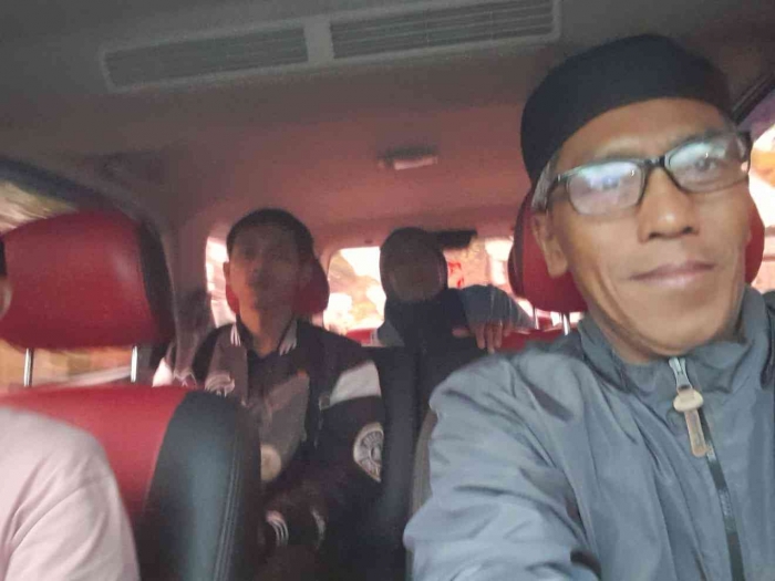 Berlima naik mobil sewa (dokpri)