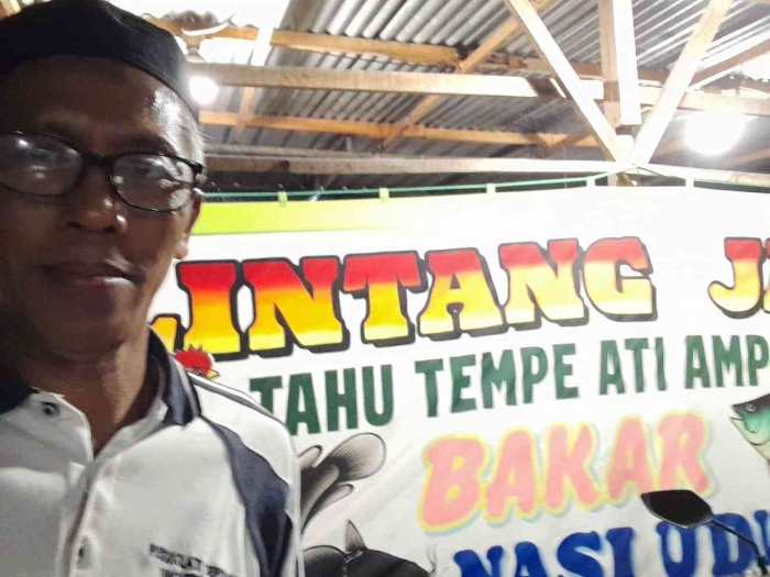 Singgah di warung lesehan (dokpri)