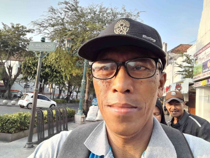 Berswafoto dekat tulisan Jalan Malioboro (dokpri)