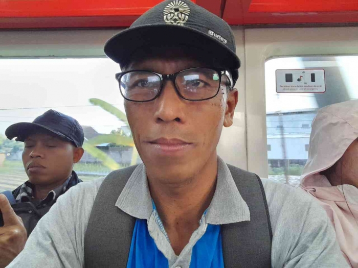 Dapat tempat duduk setelah melewati stasiun Brambanan (dokpri)