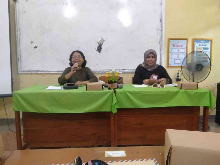 Acara pembukaan kegiatan Jumat sehat dan pembinaan dari Ibu Aris Pratiwi, SPd,MPd di SDIT Al Hanif Ngalas Klaten Selatan
