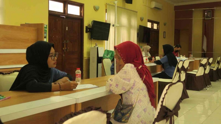 mahasiswa UNISA Yogyakarta cek kesehatan warga