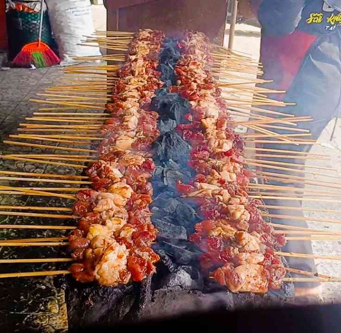 Sate kambing Pak Pur (Dokumentasi pribadi: Isti Yogiswandani)
