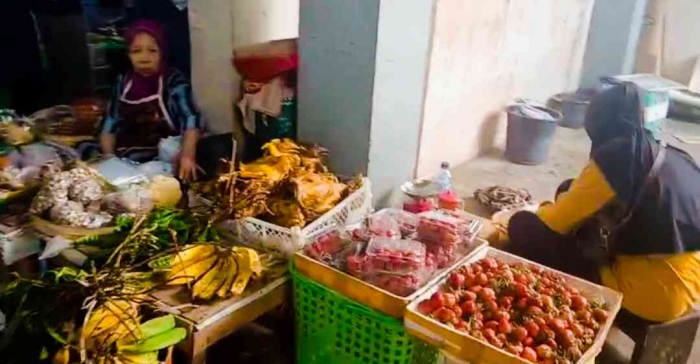 Penjual hasil bumi(Dokumentasi pribadi: Isti Yogiswandani)