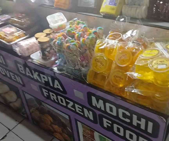 Saribuah dan oleh-oleh menarik lainnya (Dokumentasi pribadi: Isti Yogiswandani)