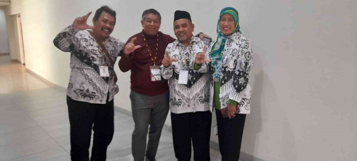 Omjayb bersama pengurus PGRI/dokpri