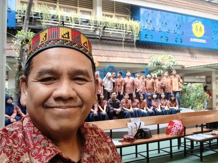 Omjay guru smp labschool.jakarta/dokpri