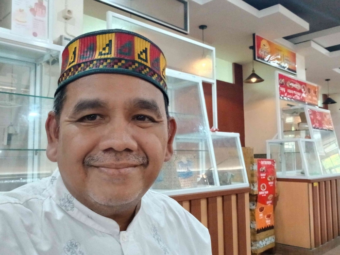 Omjay di kantin sekolah labschool unj/dokpri