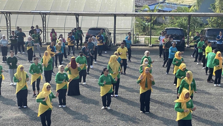 Wujudkan Hidup Sehat, Kalapas dan PIPAS Lapas Narkotika Samarinda Semarakkan Senam Pagi. Dok Humas LPN