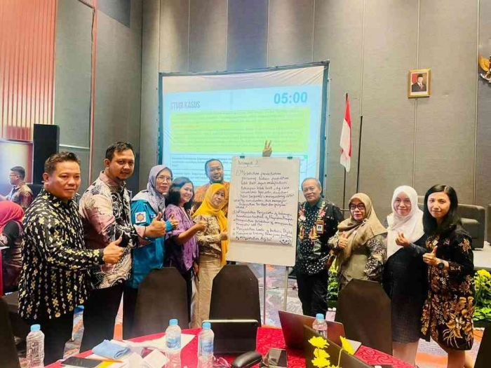 Kegiatan kemdikdasmen bersama organisasi profesi guru di surabaya/dokpri