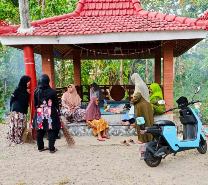 Poskamling menjadi markas mamah-mamah