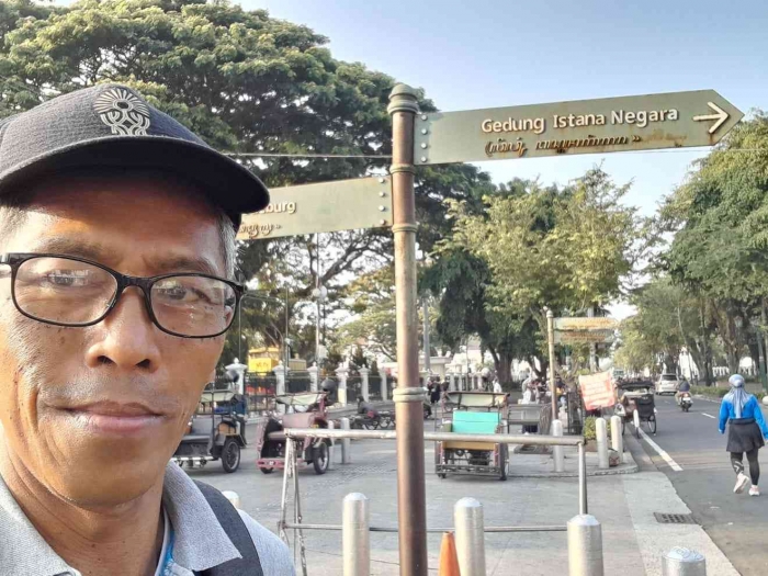 Papan penunjuk arah ke Gedung Istana Negara di Yogyakarta (dokpri)
