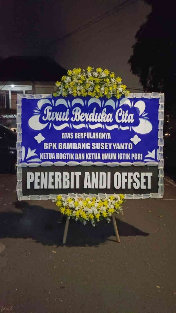 Karangan bunga dari penerbut andi yogya/agustinus