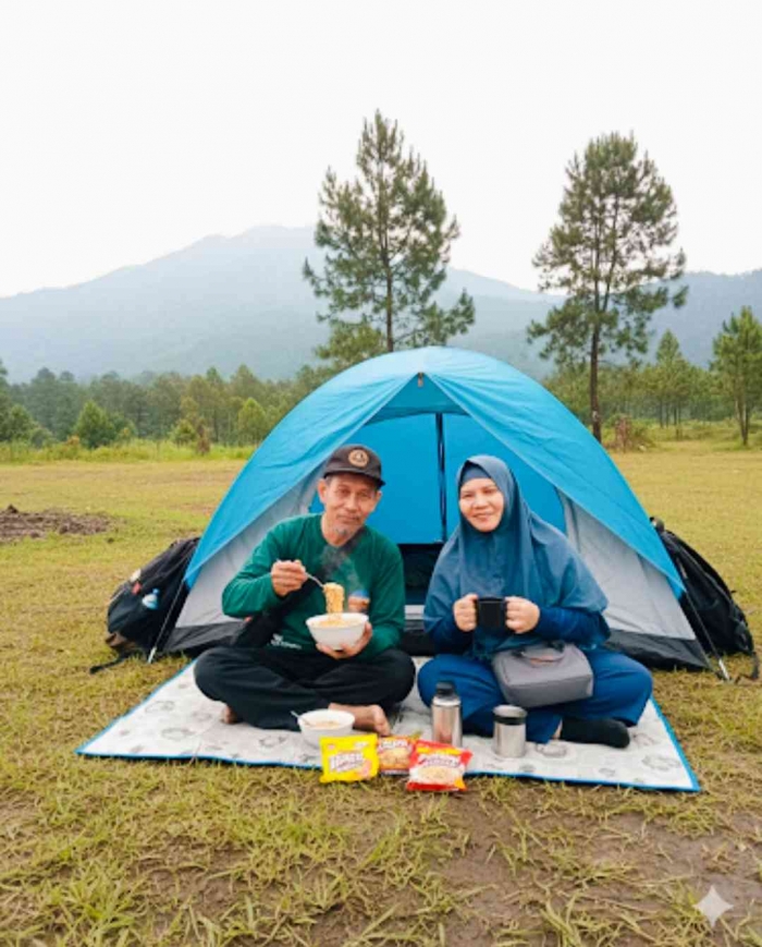 Kopi Sachet dan Mie Instant Saat Camping: Anti Ribet Praktis Ekonomis(Ilustrasi dibuat dengan Gemini AI)