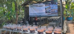 Foto Kegiatan Pelatihan Penyemaian Bibit Sayuran pada Ibu-Ibu PKK di Desa Mandirancan pada tanggal 30 Juli 2025 (Sumber : Data Primer)