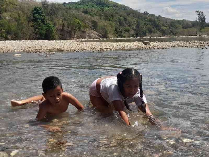 Kali Loli, sebelum memasuki Kota Kefamenanu, Timor Tengah Utara (dok foto: Gtegorius Nafanu)