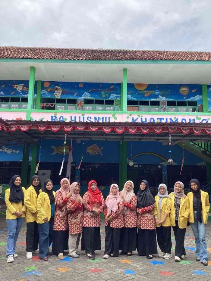 Dokumentasi bersama Ibu Guru RA Khusnul Khatimah 02 usai pelaksanaan kegiatan
