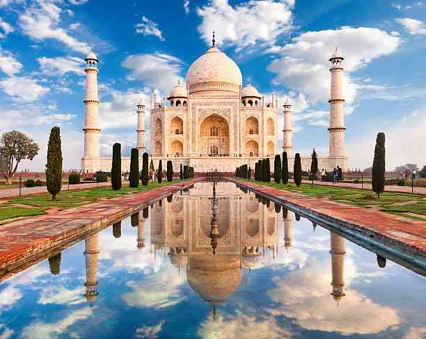 Foto Taj Mahal Keajaiban Arsitektur dan Warisan Dunia (Sumber Gambar: iStock/adamkaz)