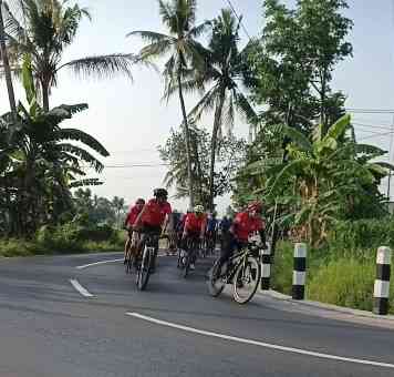Suasana pedesaan, latar Gunung Merapi, sawah dan pepohonan yang hijau menjadi daya tarik bagi peserta. Sumber dokpri.